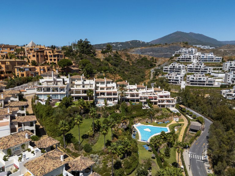 Apartment for sale in Nueva Andalucía, Marbella, Málaga 6