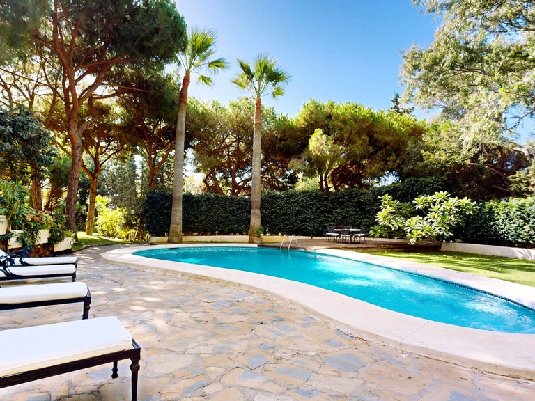 Villa for sale in Calahonda, Mijas Costa, Málaga 1