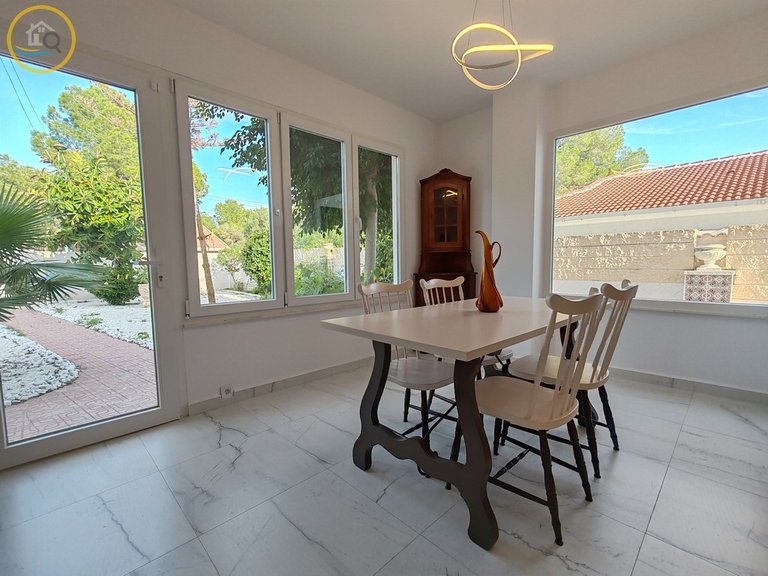 Villa for sale in Pilar de la Horadada, Alicante 5