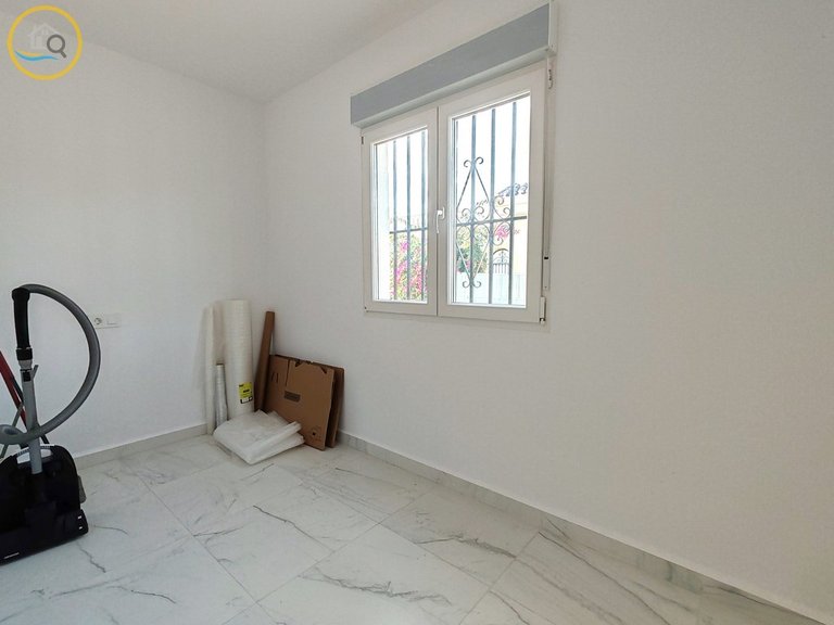 Villa for sale in Pilar de la Horadada, Alicante 11