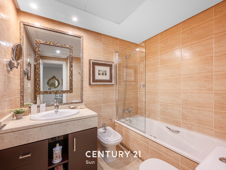 Apartment for sale in Puerto Banús, Nueva Andalucía, Marbella, Málaga 14