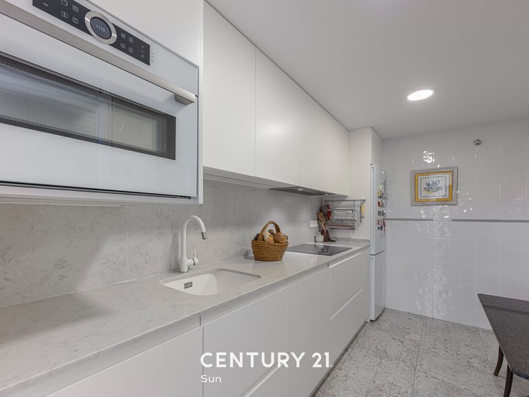 Apartment for sale in Puerto Banús, Nueva Andalucía, Marbella, Málaga 11