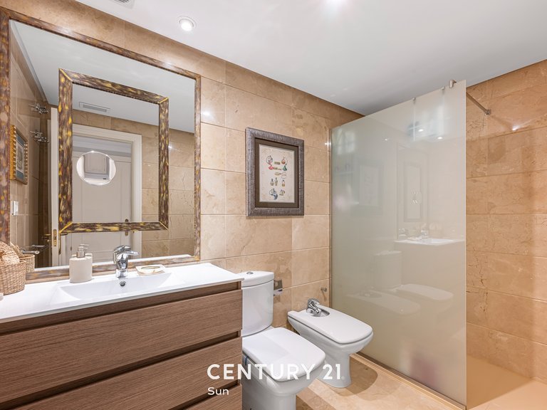 Apartment for sale in Puerto Banús, Nueva Andalucía, Marbella, Málaga 17