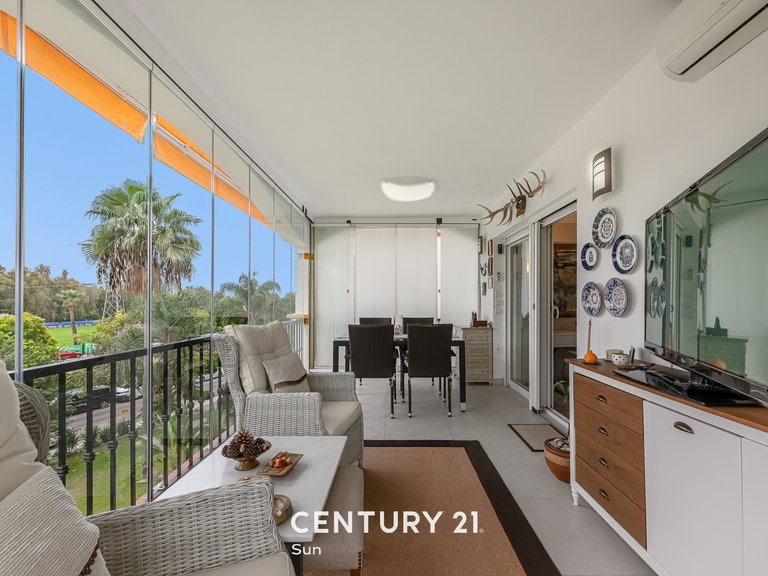 Apartment for sale in Puerto Banús, Nueva Andalucía, Marbella, Málaga 2