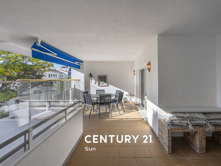 Apartment for sale in Puerto Banús, Málaga 10