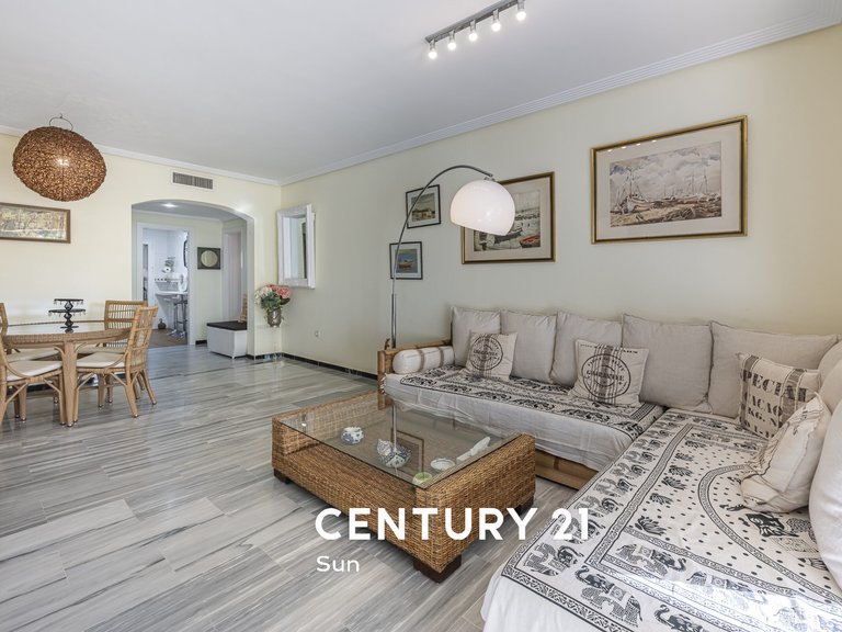 Apartment for sale in Puerto Banús, Málaga 16