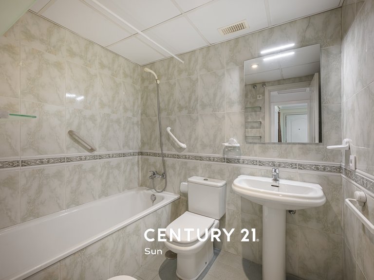 Apartment for sale in Puerto Banús, Málaga 20