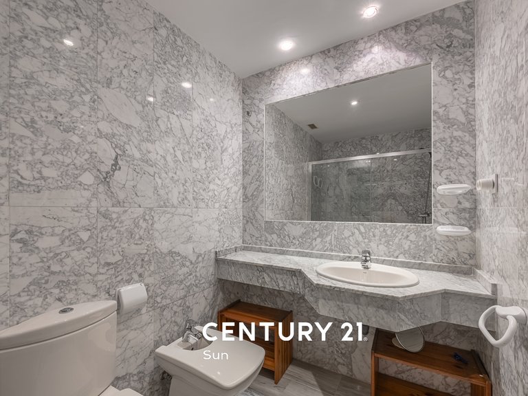 Apartment for sale in Puerto Banús, Málaga 23