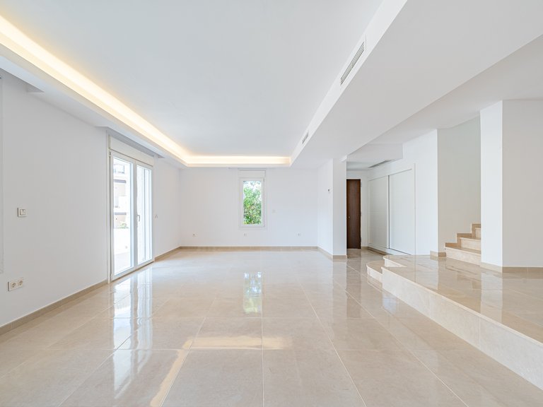 Townhouse for sale in Nueva Andalucía, Marbella, Málaga 7