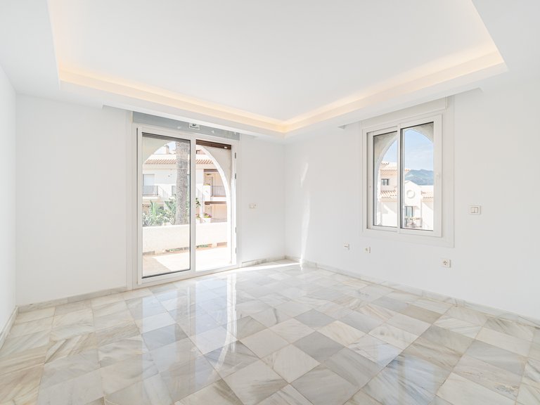 Townhouse for sale in Nueva Andalucía, Marbella, Málaga 18