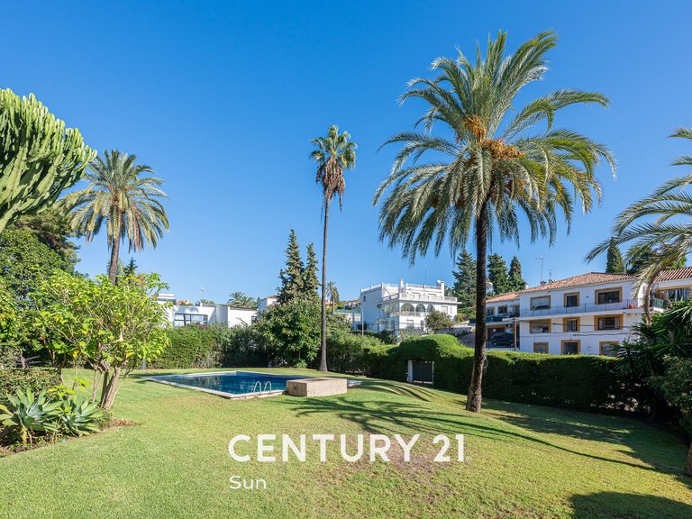 Apartment for sale in Nueva Andalucía, Marbella, Málaga 22