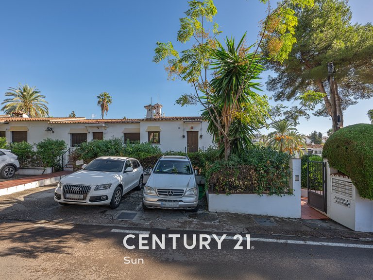 Apartment for sale in Nueva Andalucía, Marbella, Málaga 24