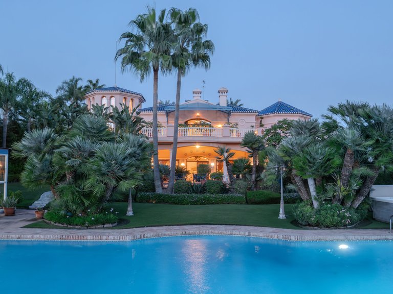 Villa for sale in Nueva Andalucía, Marbella, Málaga 12