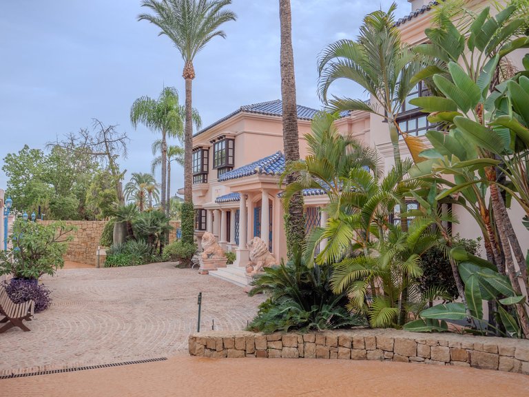 Villa for sale in Nueva Andalucía, Marbella, Málaga 15