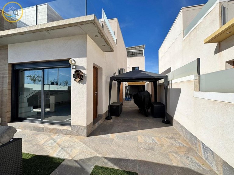 Villa for sale in Pilar de la Horadada, Alicante 10
