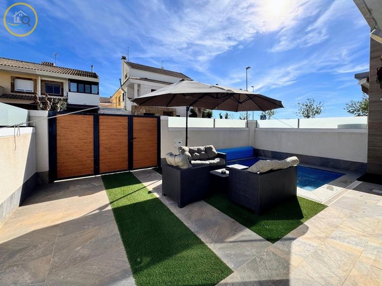 Villa for sale in Pilar de la Horadada, Alicante 14