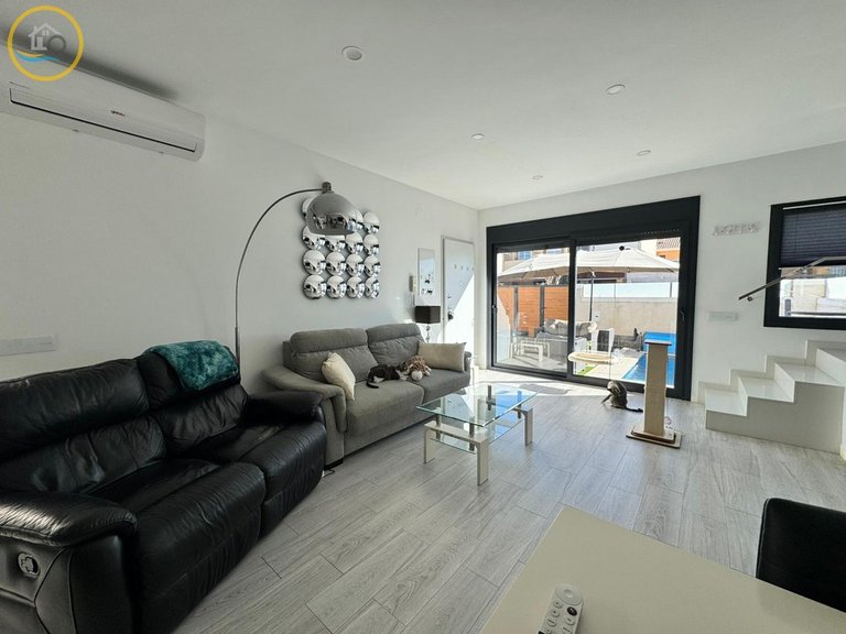 Villa for sale in Pilar de la Horadada, Alicante 17
