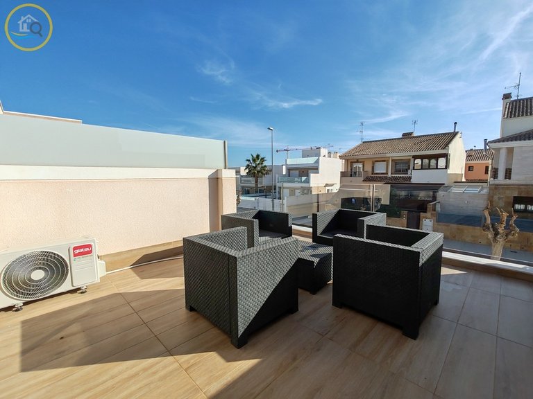 Villa for sale in Pilar de la Horadada, Alicante 7