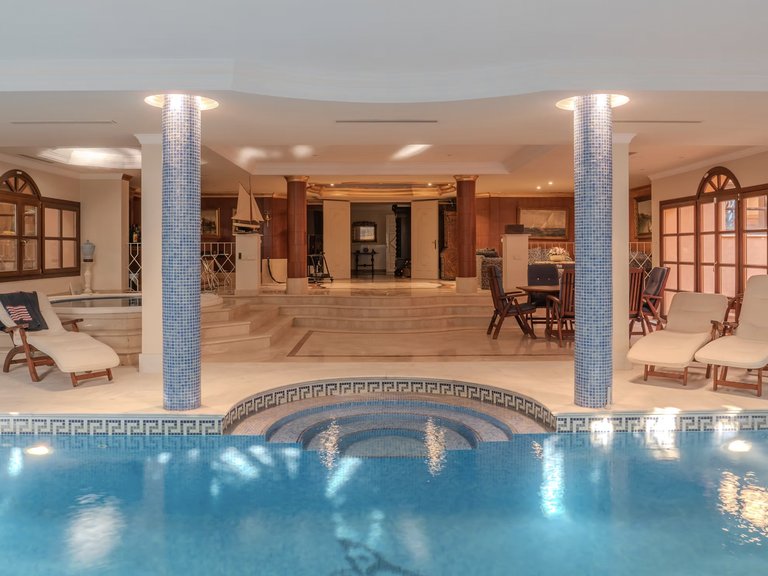 Villa for sale in Nueva Andalucía, Marbella, Málaga 1