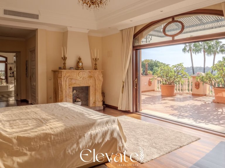 Villa for sale in Nueva Andalucía, Marbella, Málaga 4