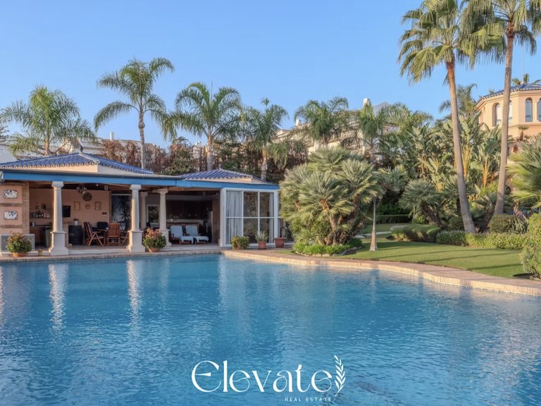 Villa for sale in Nueva Andalucía, Marbella, Málaga 24