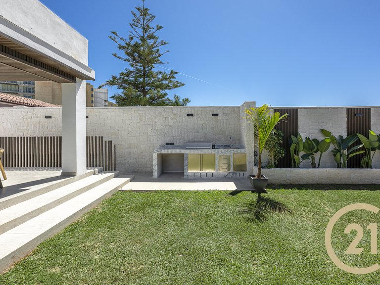 Villa for sale in Estepona, Málaga 8