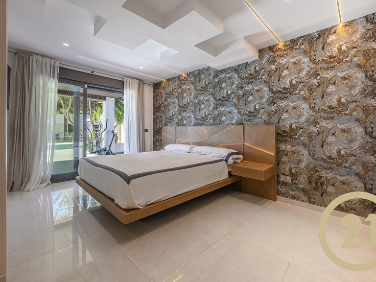 Villa for sale in Estepona, Málaga 10