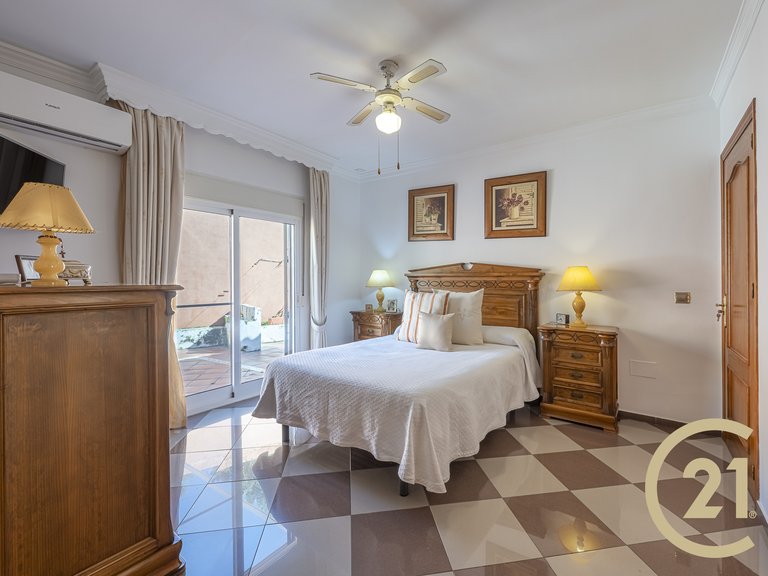 Villa for sale in San Pedro de Alcántara, Marbella, Málaga 15