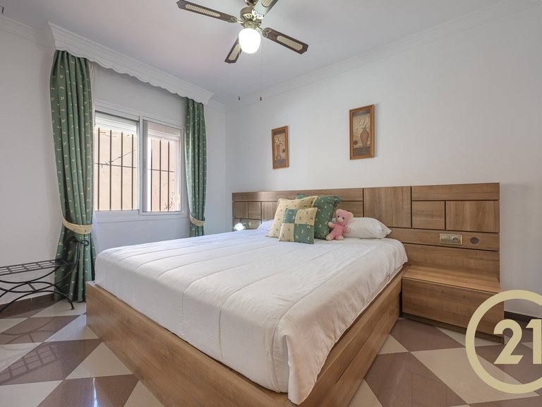 Villa for sale in San Pedro de Alcántara, Marbella, Málaga 16