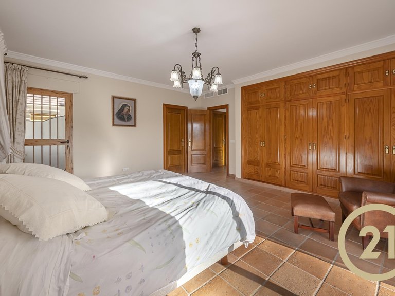 Villa for sale in Estepona, Málaga 13