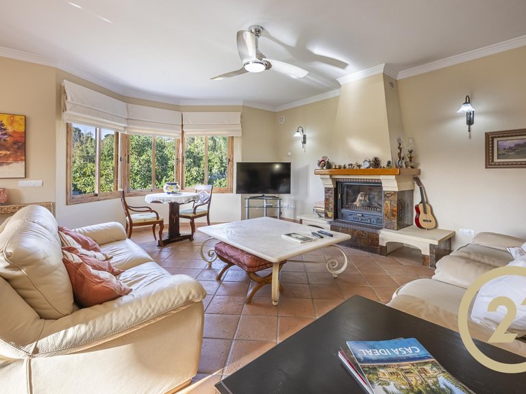 Villa for sale in Estepona, Málaga 23