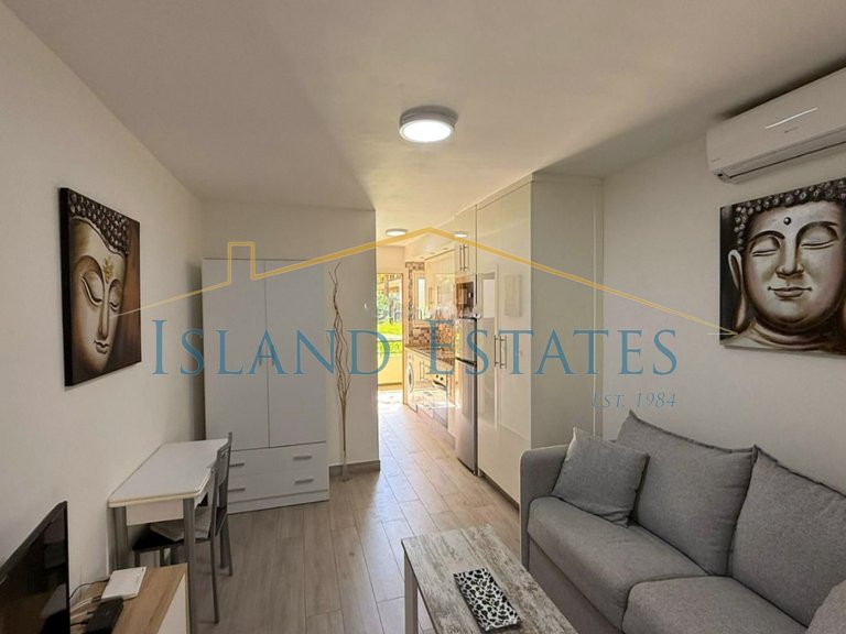 Renovated 1 Bedroom Apartment 50 metres from the Sea 1