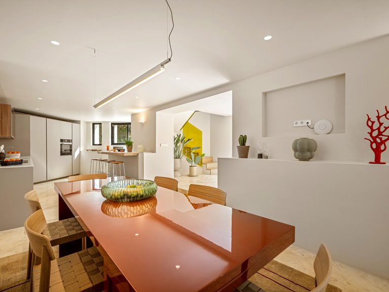 Exclusive villa in a quiet corner of the Golf Valley in Nueva Andalucia, Marbella 14