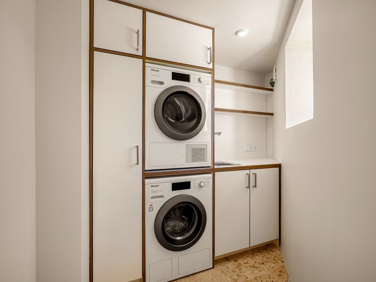 Exclusive villa in a quiet corner of the Golf Valley in Nueva Andalucia, Marbella 22