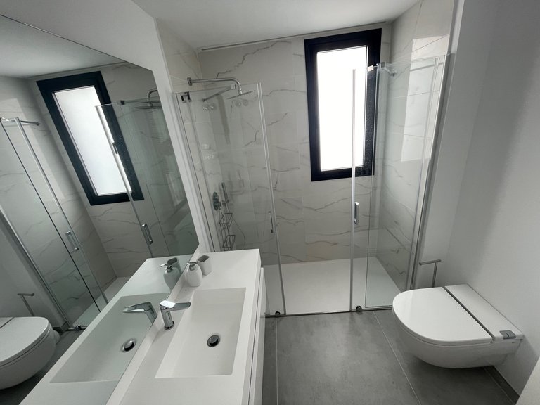 Estepona. URB. MIRADOR ESTEPONA HILLS, BAJO EXCLUSIVO con VISTAS AL MAR y ESTEPONA 9