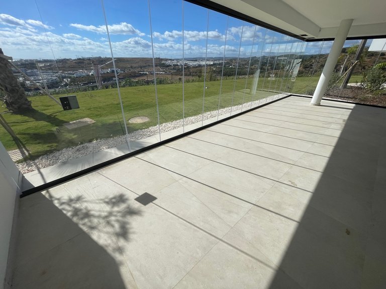 Estepona. URB. MIRADOR ESTEPONA HILLS, BAJO EXCLUSIVO con VISTAS AL MAR y ESTEPONA 21