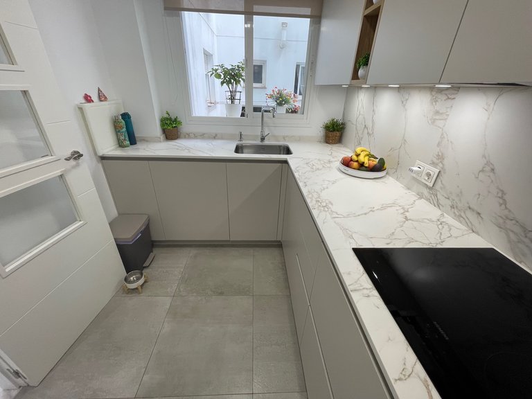 Sea Views Next to the Beach yours flat for sale in Estepona, Málaga 6