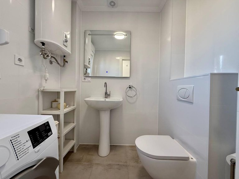 Renovated Duplex Penthouse with Sea Views, 2 Terraces & Parking 8