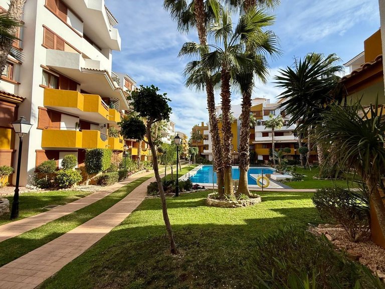 Apartment in “La Recoleta” – 2 Bedrooms, 2 Bathrooms, Garage + Storage Room, Communal Pools 8