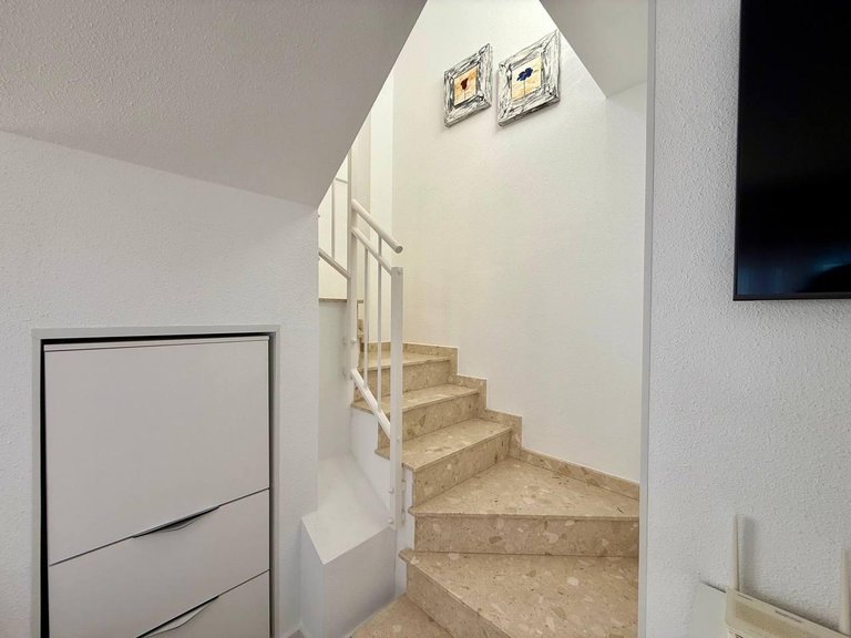 Renovated Duplex Penthouse with Sea Views, 2 Terraces & Parking 10