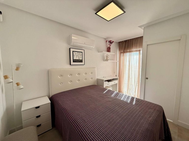 Renovated Duplex Penthouse with Sea Views, 2 Terraces & Parking 12