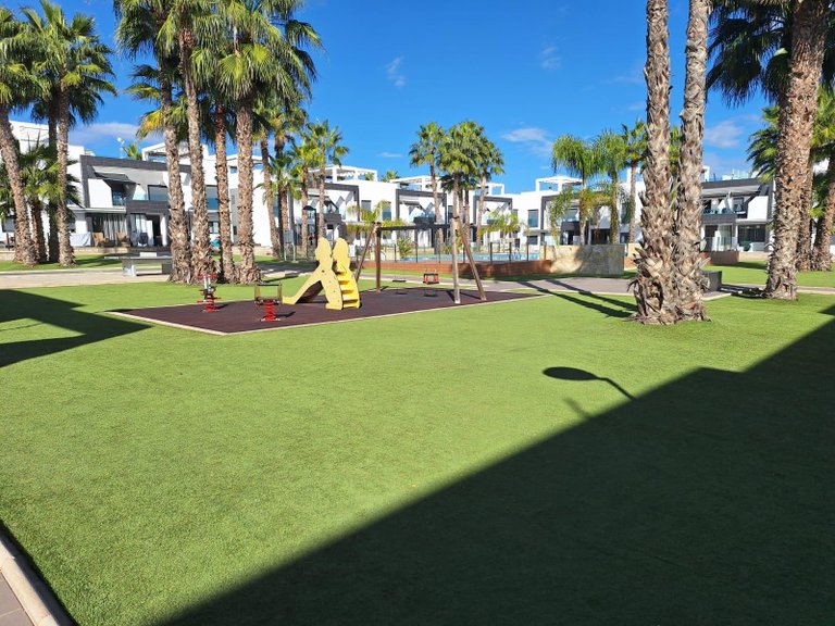 Exclusive Bungalow in La Zenia, Orihuela Costa – Move-In Ready 2