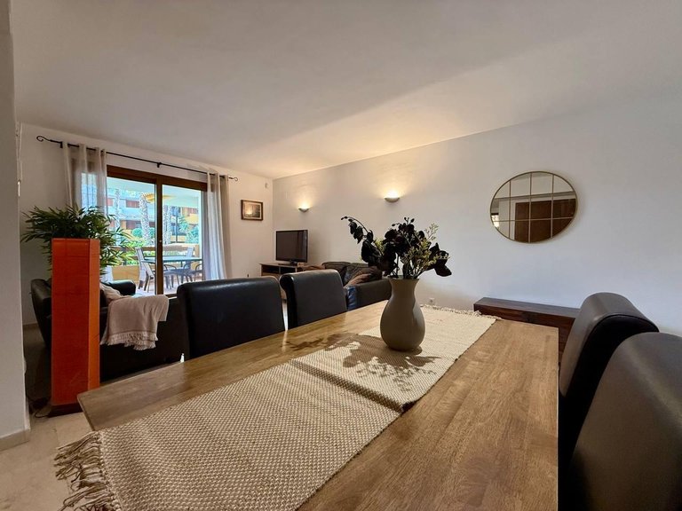 Apartment in “La Recoleta” – 2 Bedrooms, 2 Bathrooms, Garage + Storage Room, Communal Pools 12