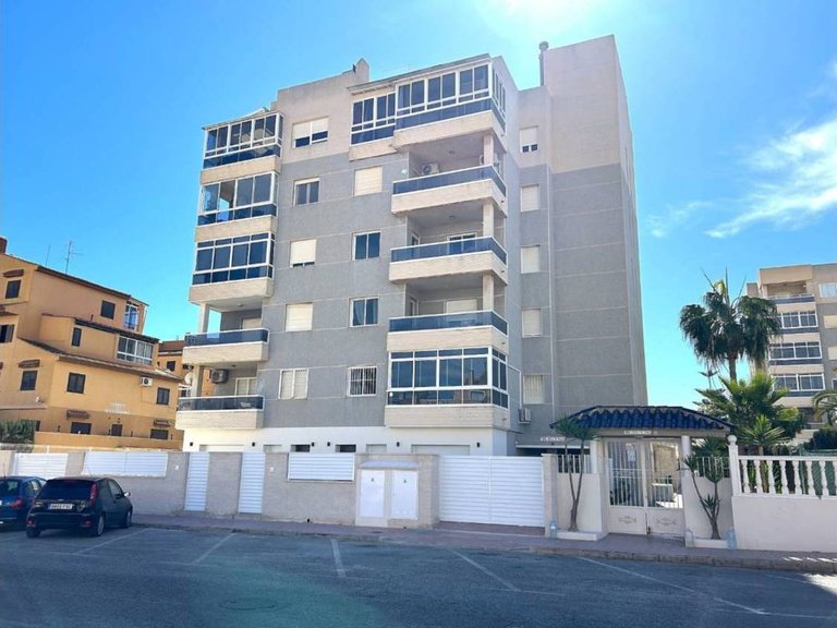 Apartment for sale in Torrevieja, Alicante 15