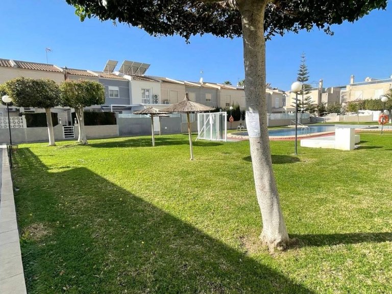 Apartment for sale in Torrevieja, Alicante 1