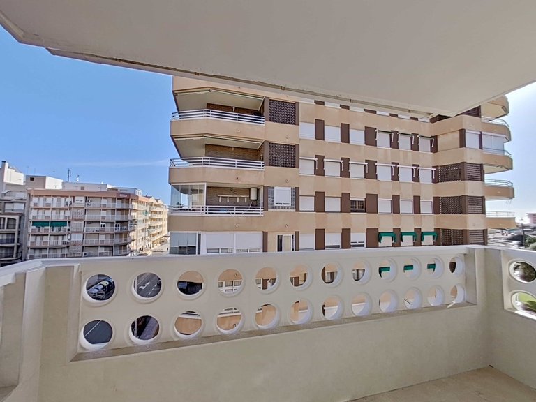 Siente el Mar Desde lo Alto en Este Ático Único 12