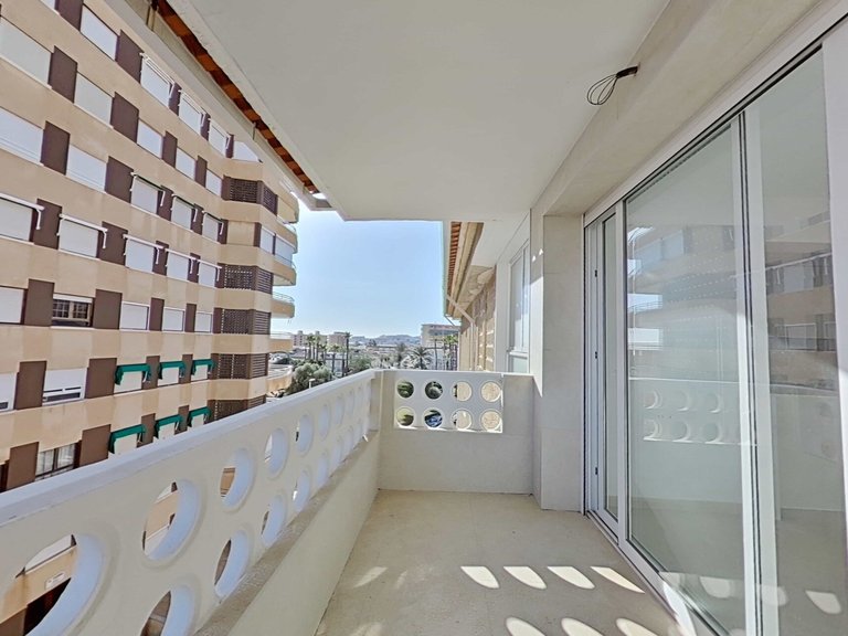 Siente el Mar Desde lo Alto en Este Ático Único 13