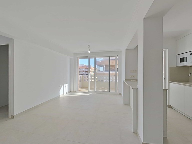 Siente el Mar Desde lo Alto en Este Ático Único 3