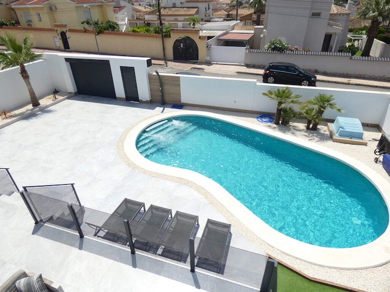 Villa for Sale in Alicante, Alicante 24