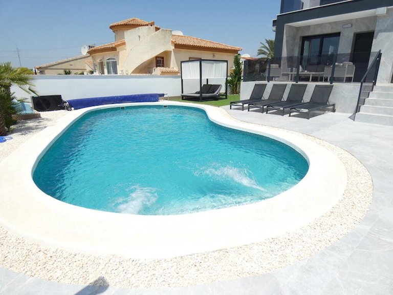 Villa for Sale in Alicante, Alicante 4